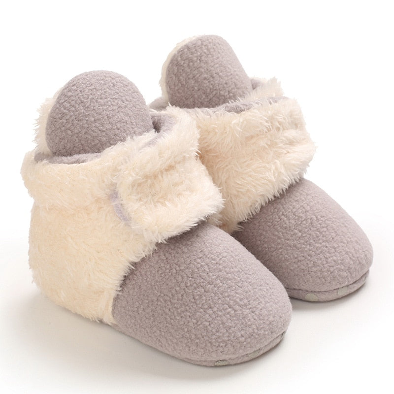 Fuzzy Baby Crib Shoes | Cozy Comfort for Little Feet in Winter itsykitschycoo