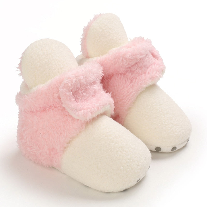 Fuzzy Baby Crib Shoes | Cozy Comfort for Little Feet in Winter itsykitschycoo