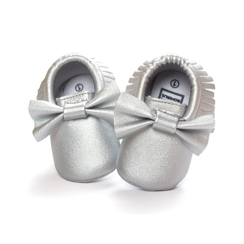Girls' Crib Shoes | Stylish and Comfortable Slip-Ons for Your Little Girl's First Steps itsykitschycoo